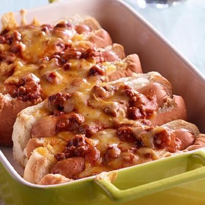 gebakken chili hotdogs