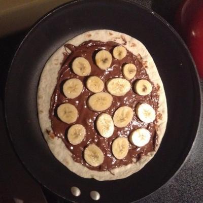 banana-nutella® tortilla pizza