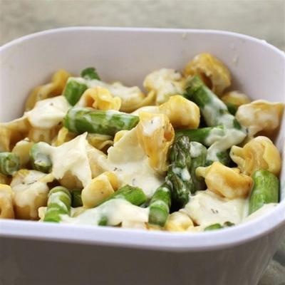 tortellini-asperges salade