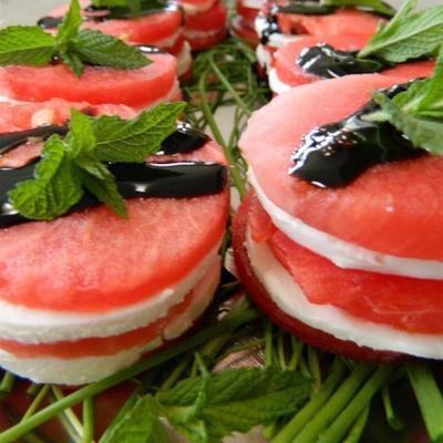 garnalen geitenkaas watermeloen salade stack