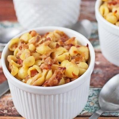 mac en kaas met wortelgroenten en pancetta