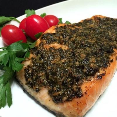 gegrilde zalm met pesto korst