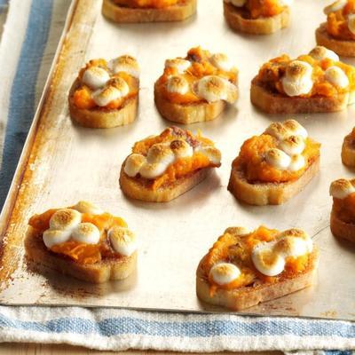 zoete aardappel crostini
