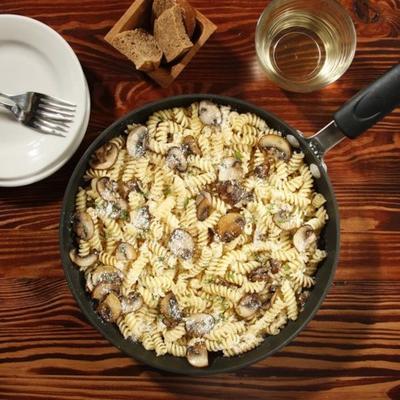 greg's speciale rotini met champignons