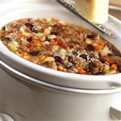 slow cooker stevig gemengde bonenstoofpot met worst