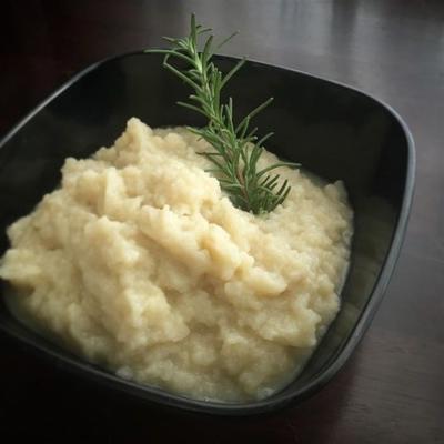 Parmezaanse knoflook bloemkool puree