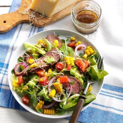 gegrilde biefstuk en veggie salade