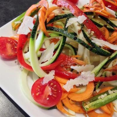 spiraalvormige courgettesalade