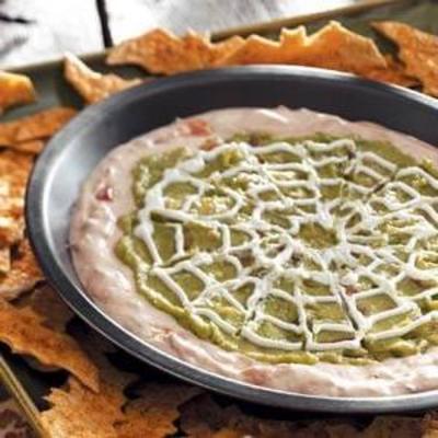 Spiderweb-dip met bat-tortillachips