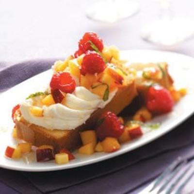 nectarine en frambozenbruschetta