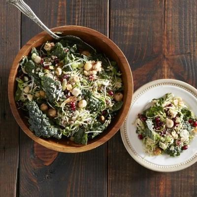 boerenkool en brussel slaw met quinoa