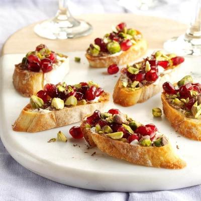 granaatappel pistache crostini