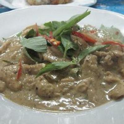 eenvoudige panang-curry met kip
