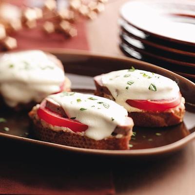 varkenshaas crostini met mierikswortelroomkaas