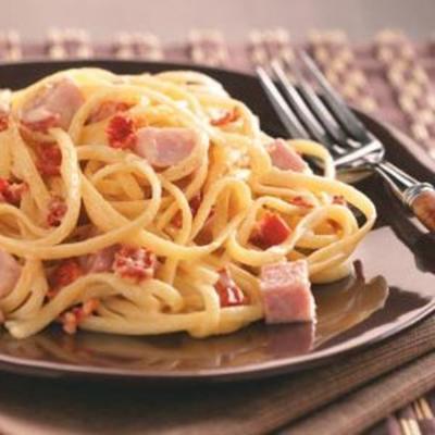 ham en zongedroogde tomaat Alfredo