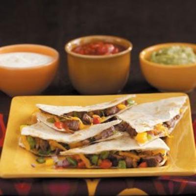 overgebleven steak quesadilla