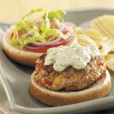 mais salsa kalkoenburgers met avocado aioli
