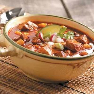 pozole: stoofpot van varkensvlees en hominy