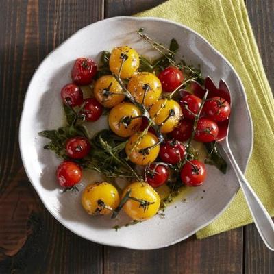 verschroeide tomaten met kruiden