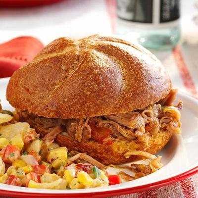 langzaam gekookt getrokken varkensvlees bbq