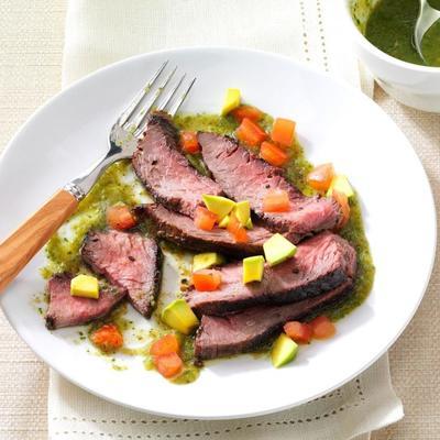 zijsteak verde met tomaat en avocado