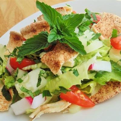 Libanese fattoush (broodsalade)