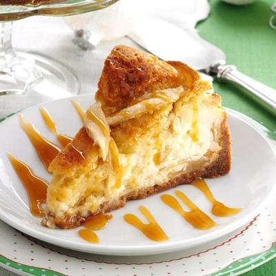 caramel apple cobbler cheesecake torte