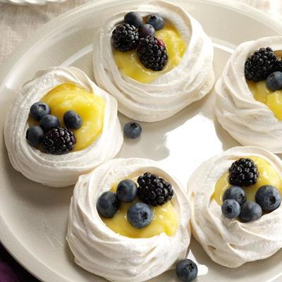 schaum torte met limoenmousse