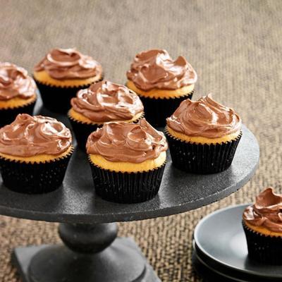 pindakaas cupcakes met donkere chocolade glimmertjes