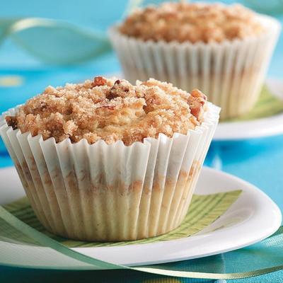 jumbo zure room banana pecan streusel muffins