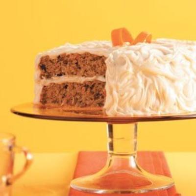 Decadente wortel Spice cake met caramel roomkaas glazuur