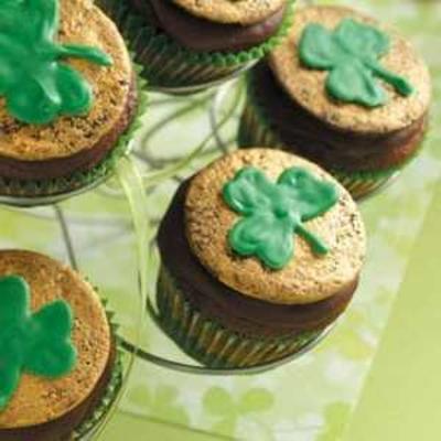 chocolate shamrock cupcakes