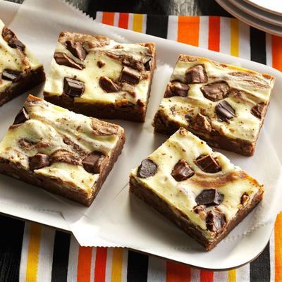 candy bar cheesecake brownies