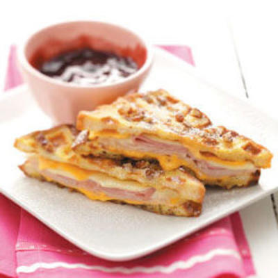monte cristos in een oranje-pecannootachtige stijl