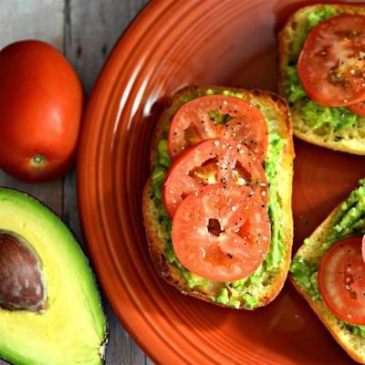 tomaat avocado sandwich