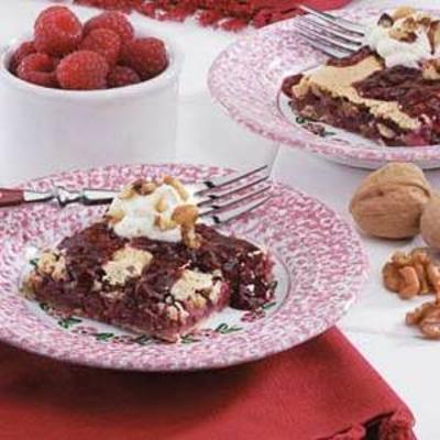 meringue-topped frambozendessert