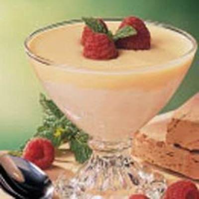 marshmallow cream met custard saus