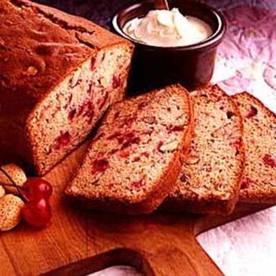 cherry / amandel snel brood