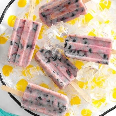 bosbessen en ijsijs pop