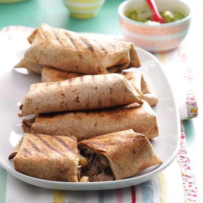 gegrilde chimichanga-bundels