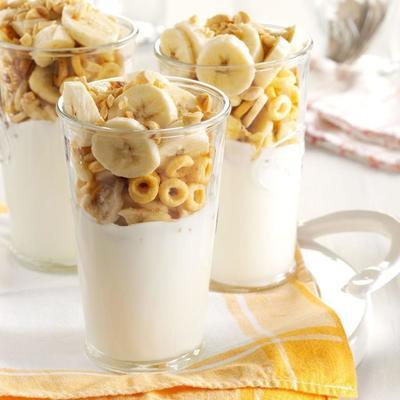 de yoghurtparfait van de pindakaasbanaan