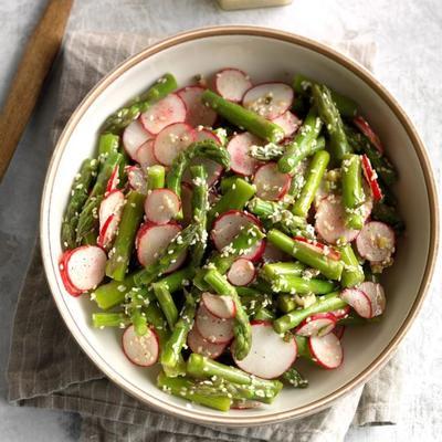 asperges en radijs salade