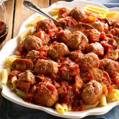 pittige worstjes van johnsonville-worst met langzaam gekookt champignons, uien en paprika-recept