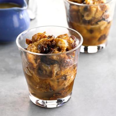 slowcooker broodpudding met gedroogd fruit