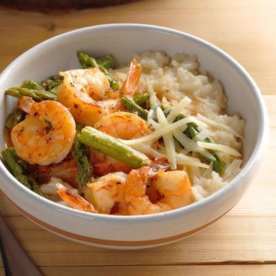 onder druk gekookte garnalen en risotto van asperges