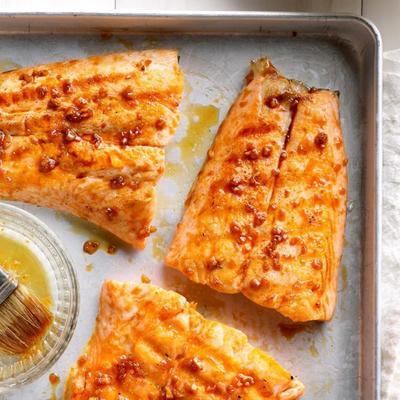 gegrilde geglazuurde zalm