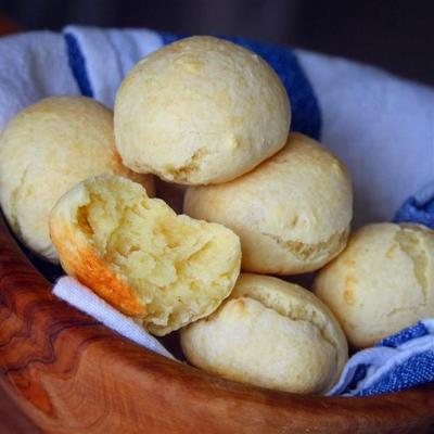 hartige pao de queijo (Braziliaans kaasbrood)