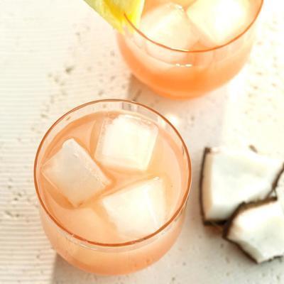 guava rum fizz
