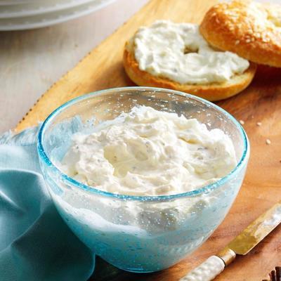 knoflook-kruid bagel spread