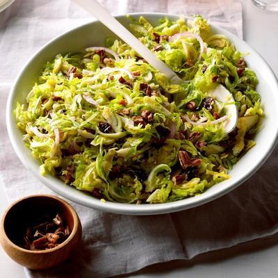 geschoren Brusselse spruitensalade